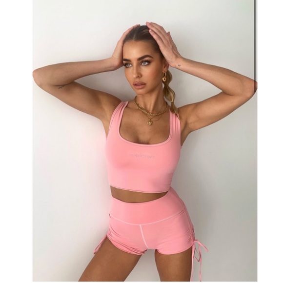 Pink ruched shorts - Picture 3 of 6